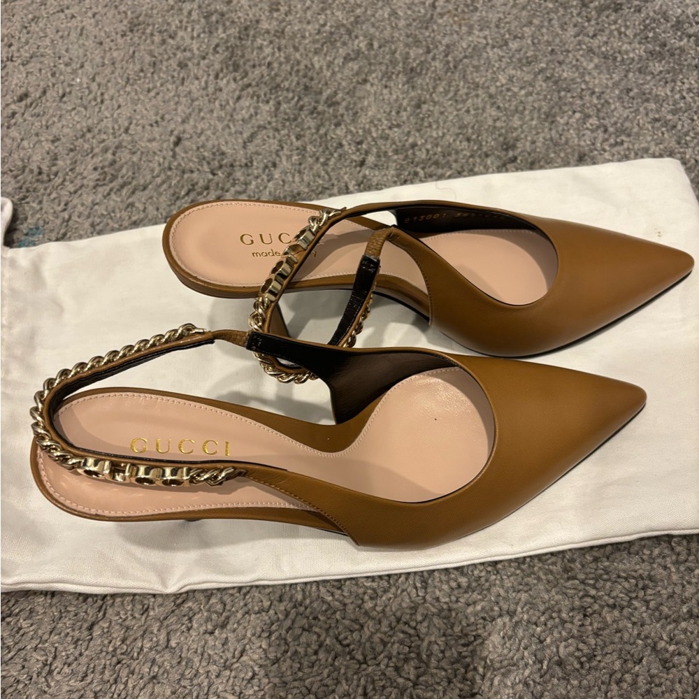 Gucci Women's Tan Slingback Heels with Chain Detail